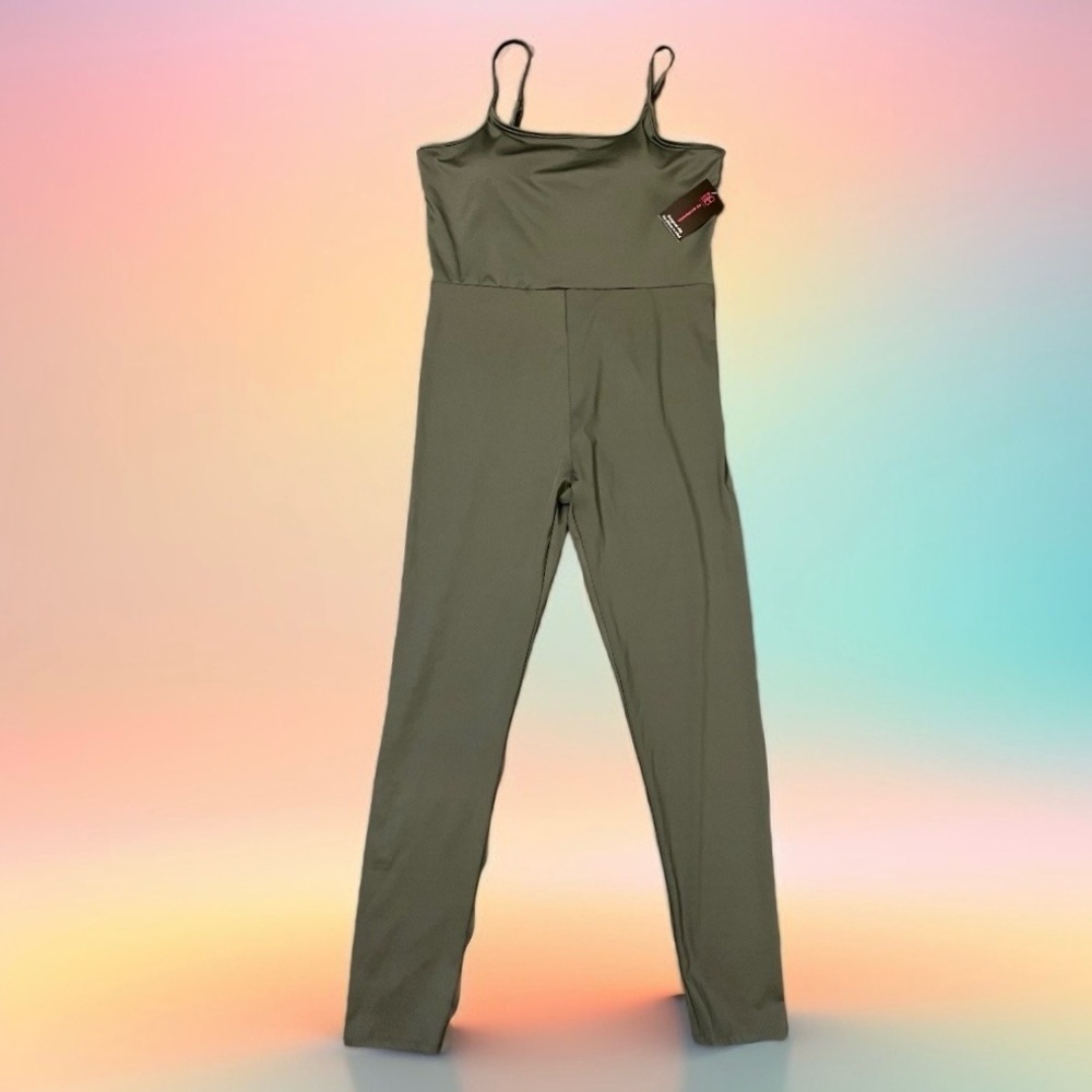 (L) No Boundaries Jumpsuit in Green NWT